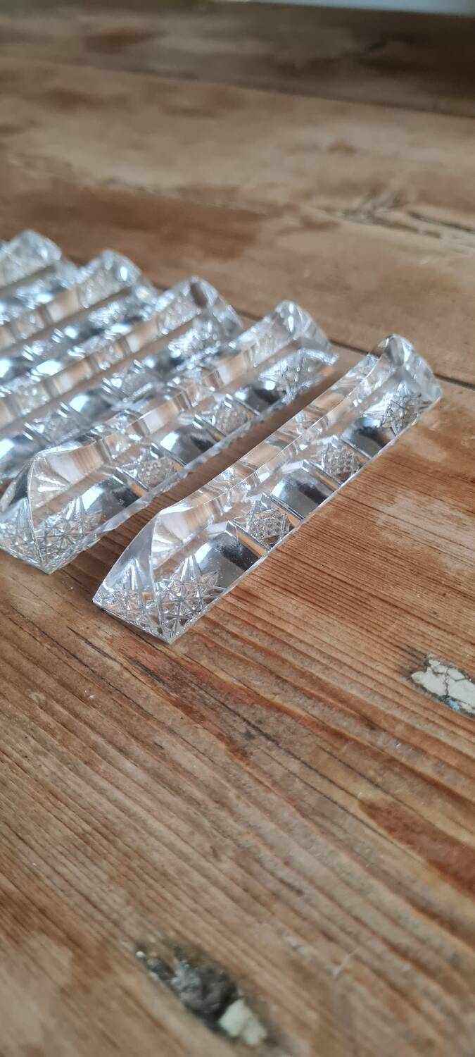 Set of 12 chiseled crystal knife holders