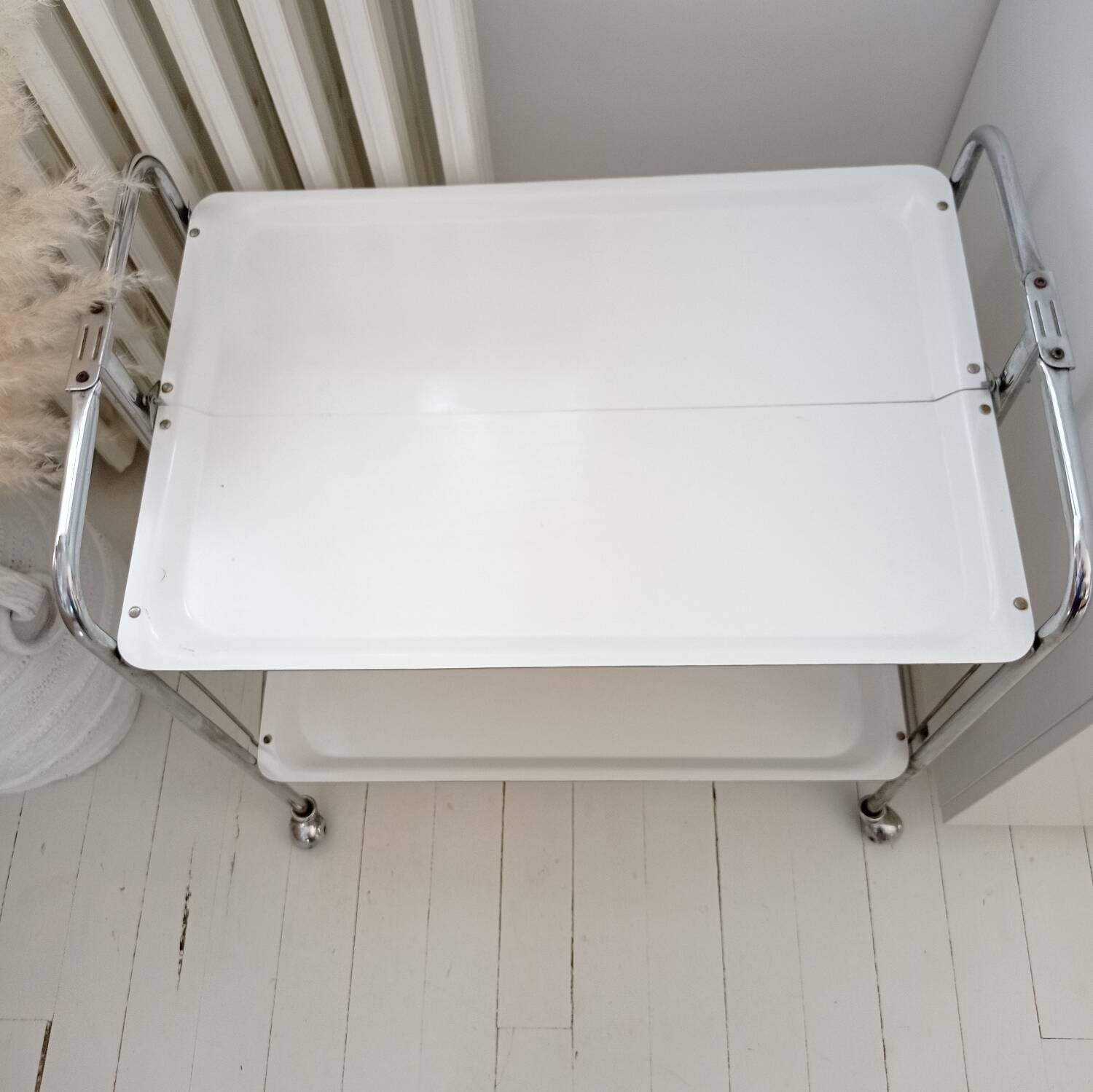 Vintage dessert table