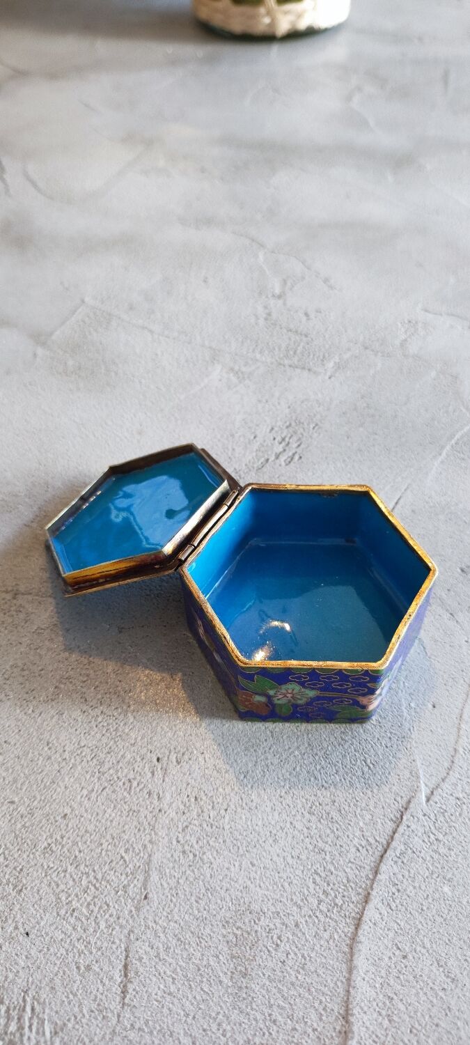 Cloisonné enamel jewelry box