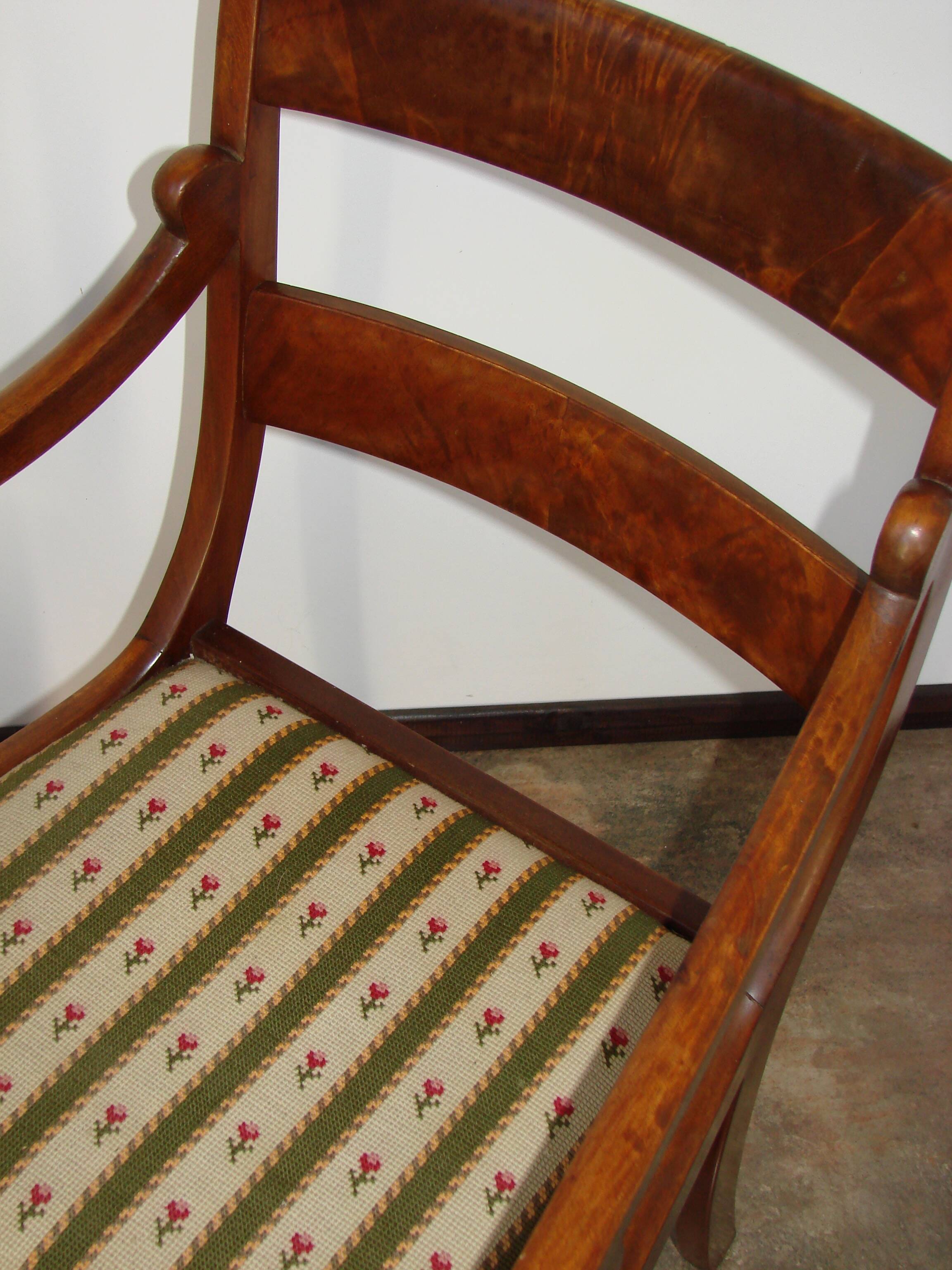 Antique mahogany armchair in the Edwardian / Sheraton Revival style, 19th/2
