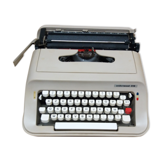 Machine à écrire underwood 319