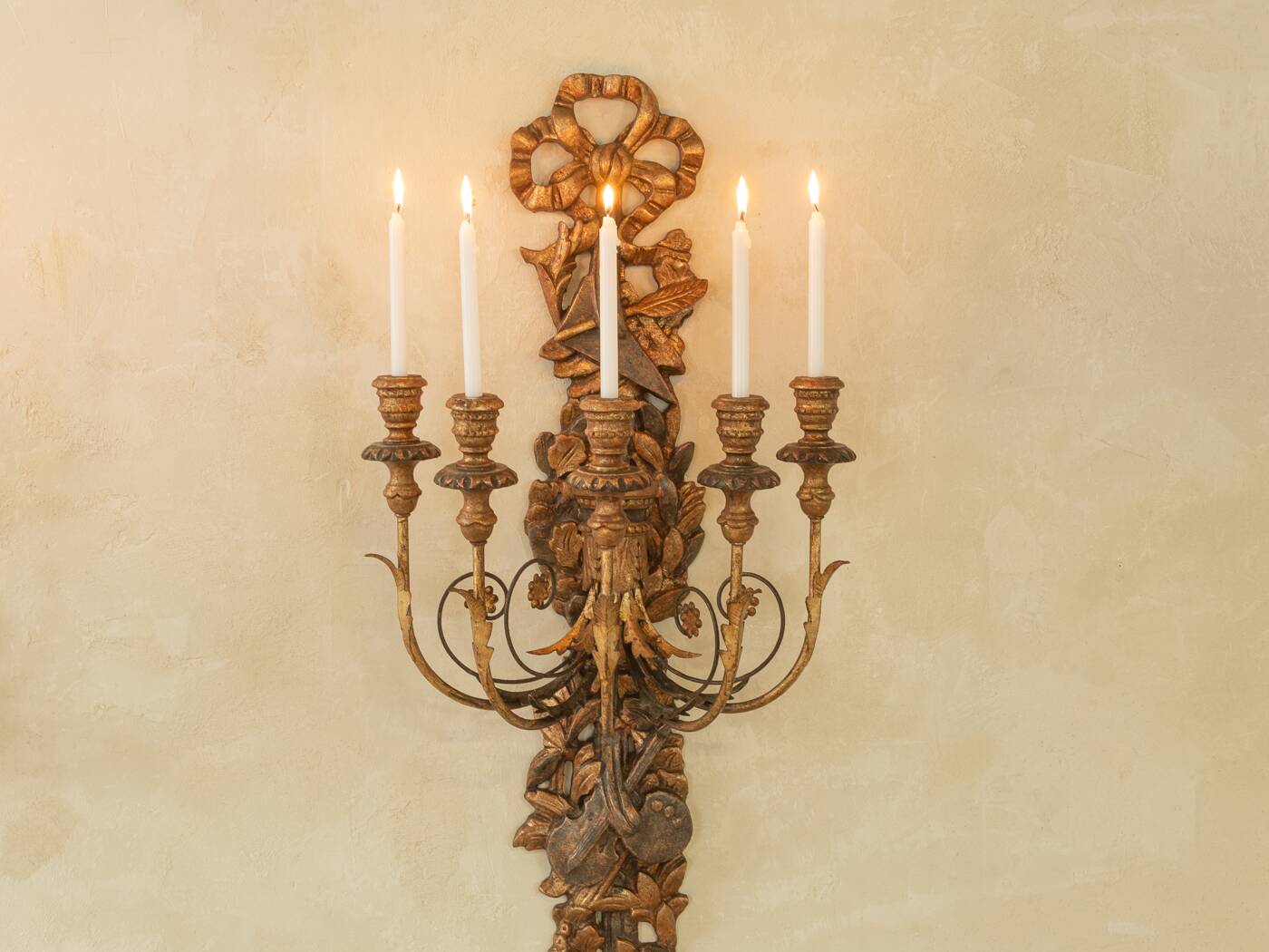 Baroque wall candle holder