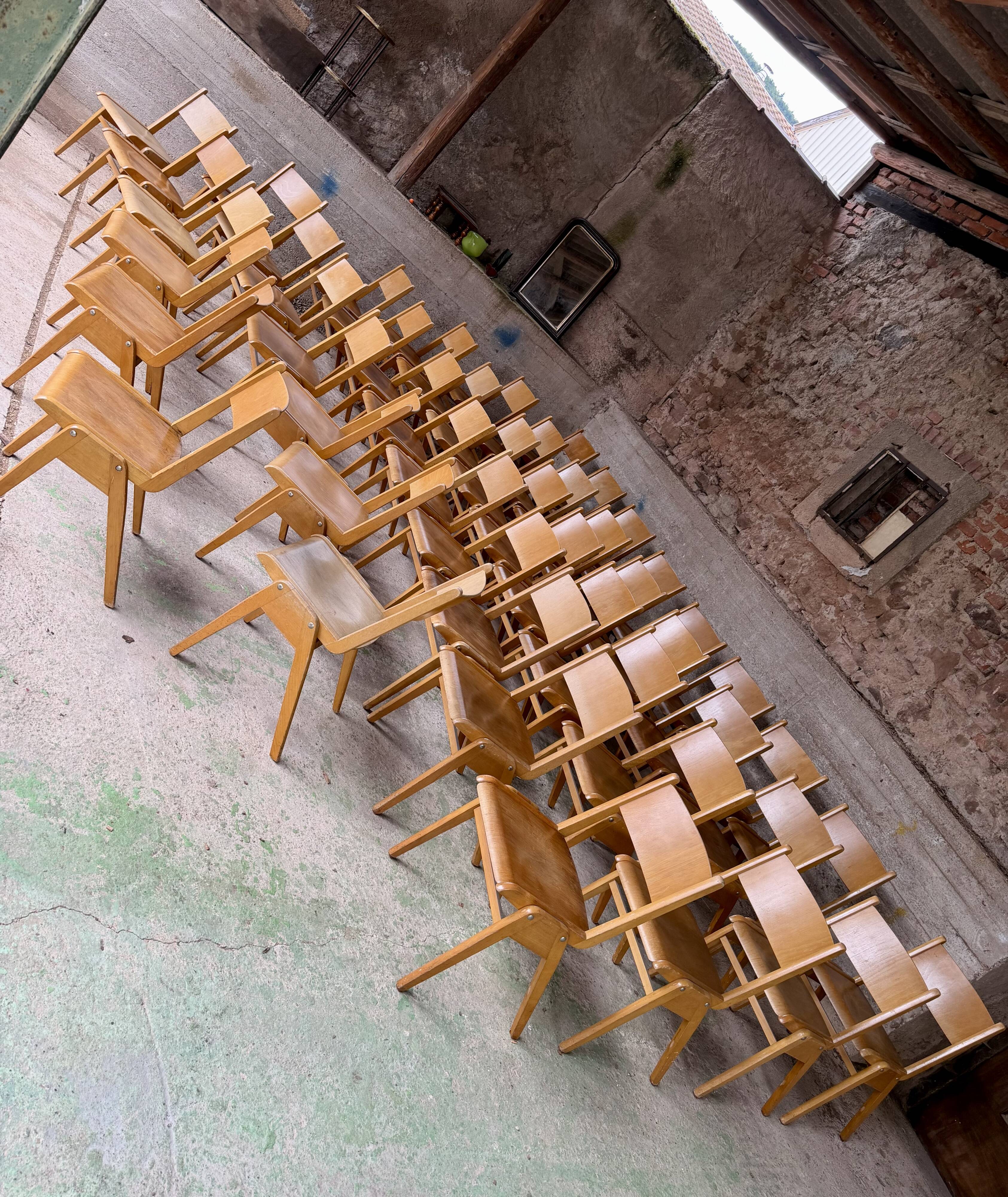 ✨ Set of 50 French modernist stackable chairs – Vintage 1960s