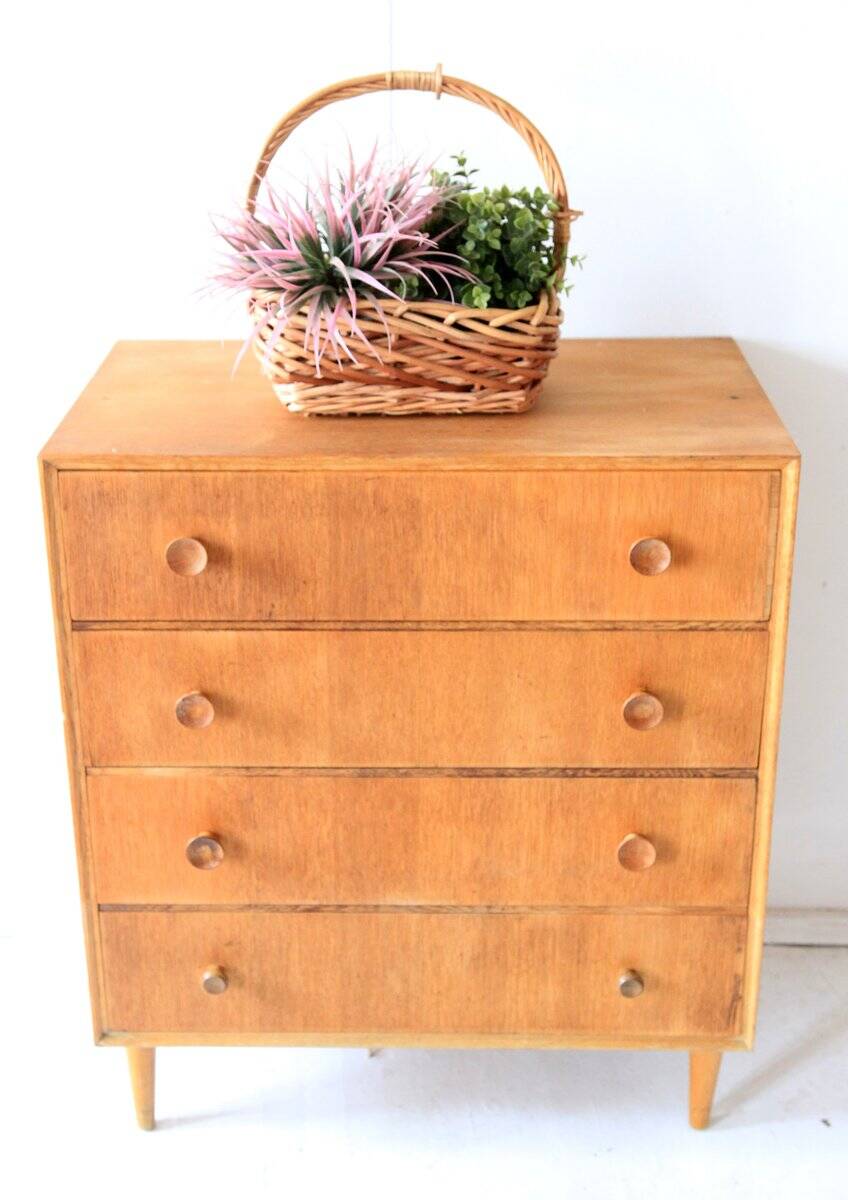 Mid-Century chest of drawers in brown teak with 4 drawers, 1960s, tapered legs.