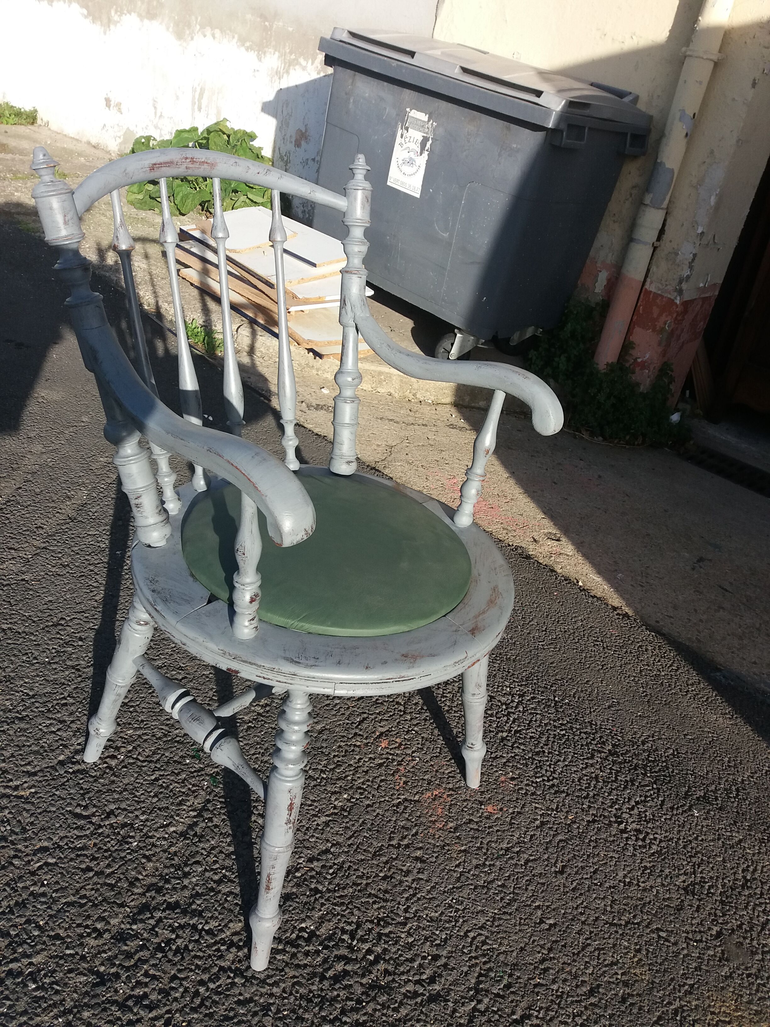 Walnut office chair, circa 1880, French origin