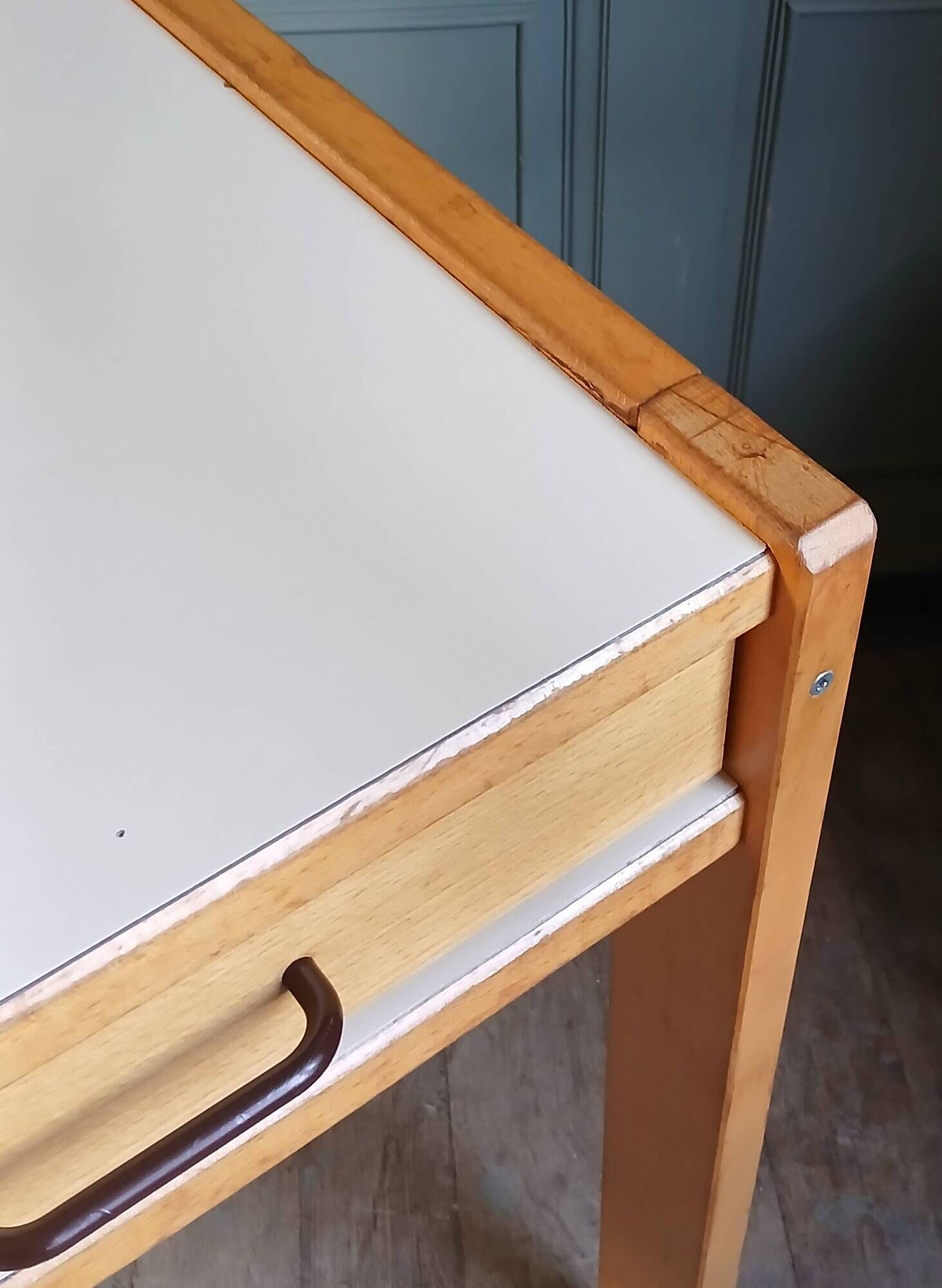 Desk A. Sornay (dlg) in solid beech & white laminate
