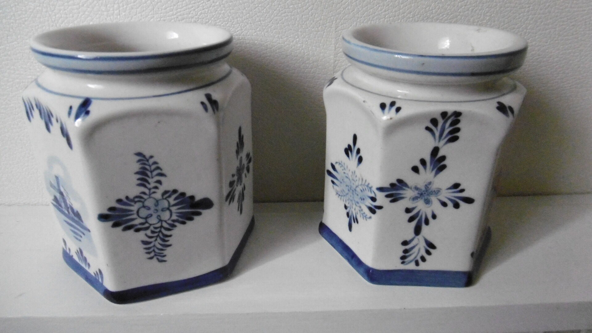 Pair of hexagonal pots old white deft décor