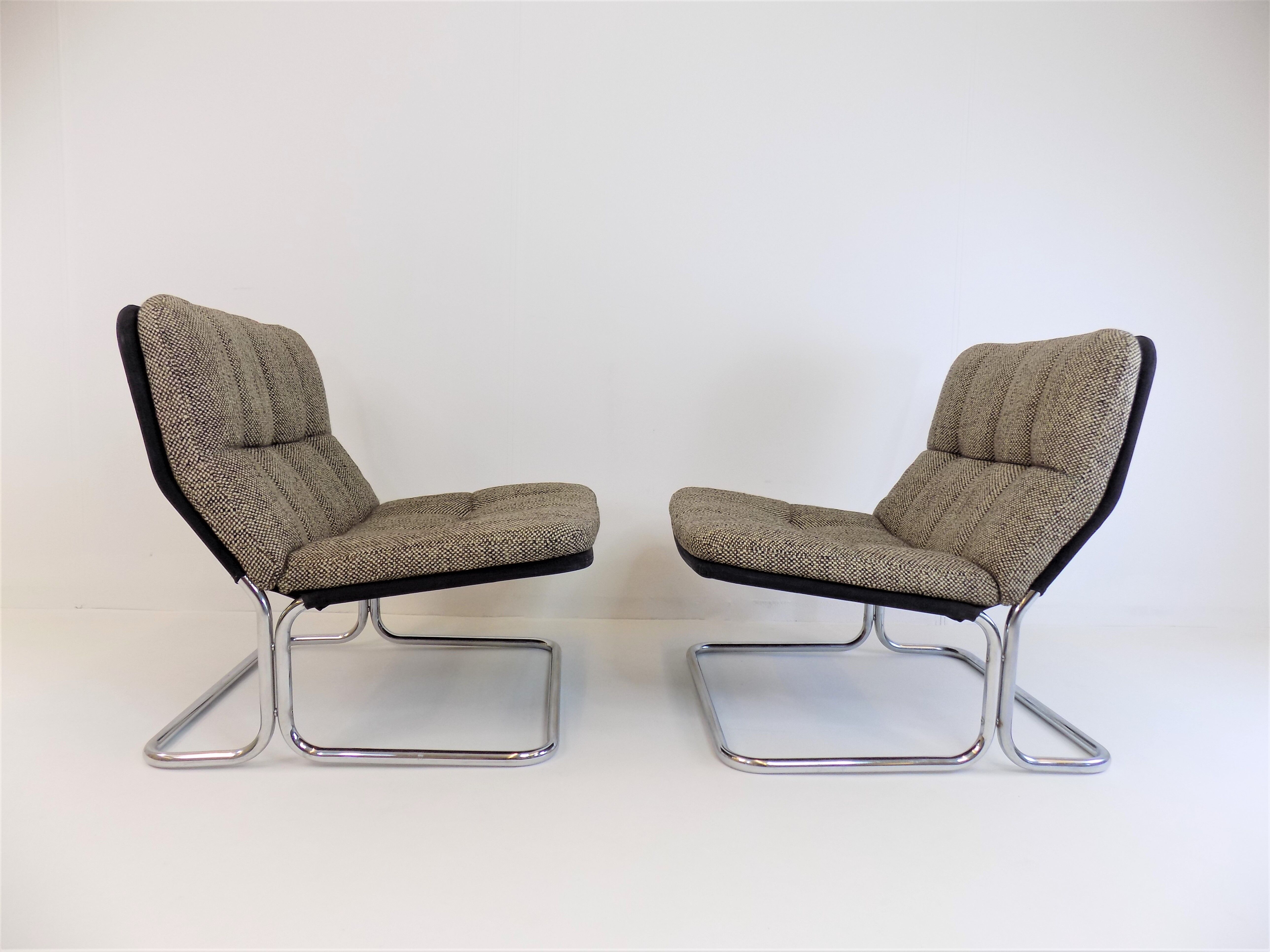 DUX International lounge chair pair
