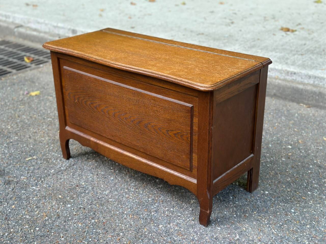 Vintage Louis XV style wooden toy storage chest bench 1980