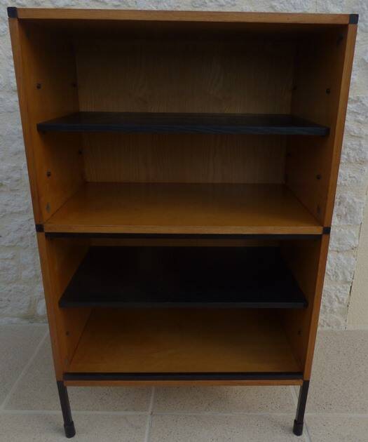 Meuble vintage avec étagères en bois et métal