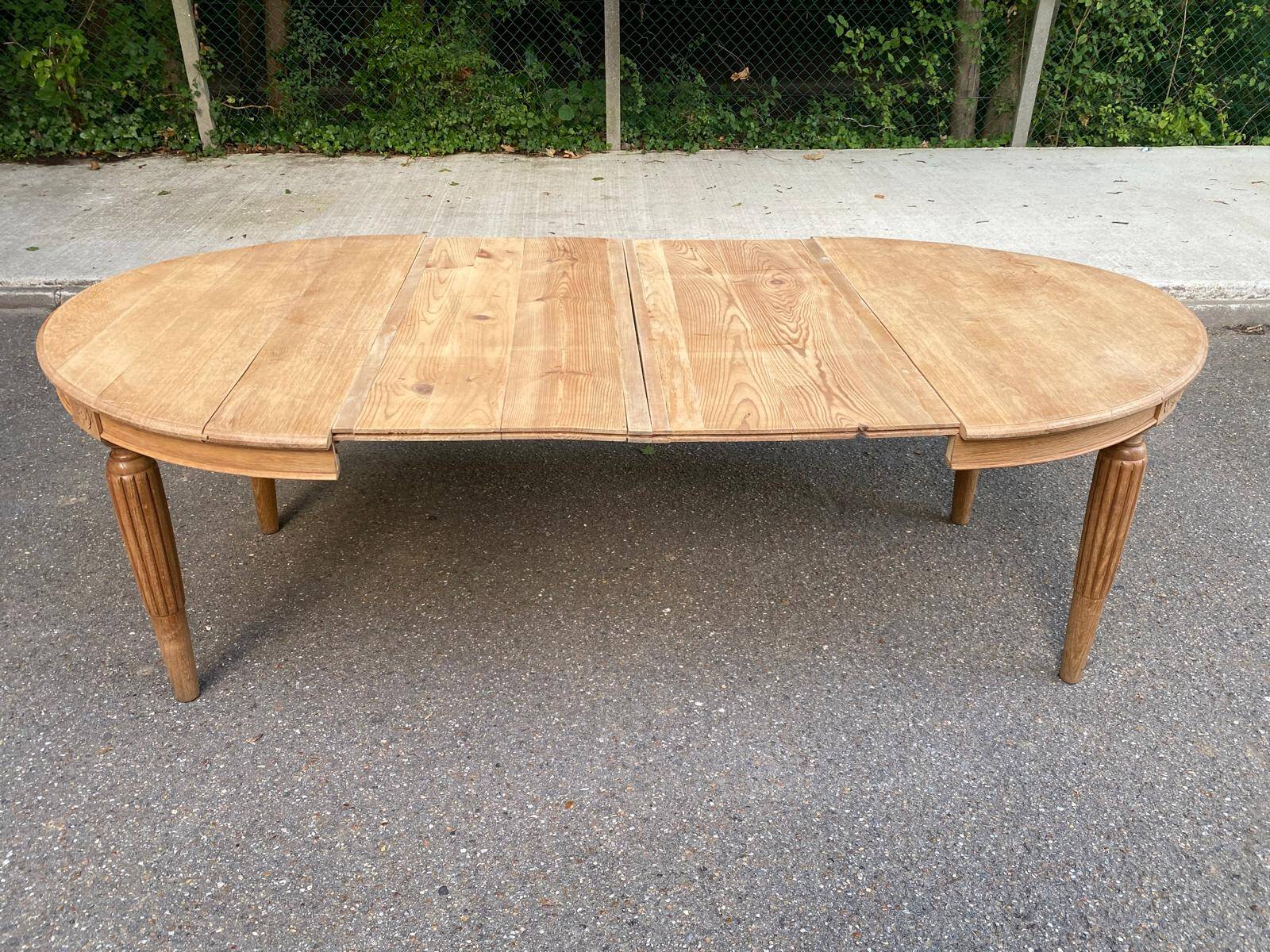 Table à manger art déco ronde extensible rénové en bois brut 1950 225cm