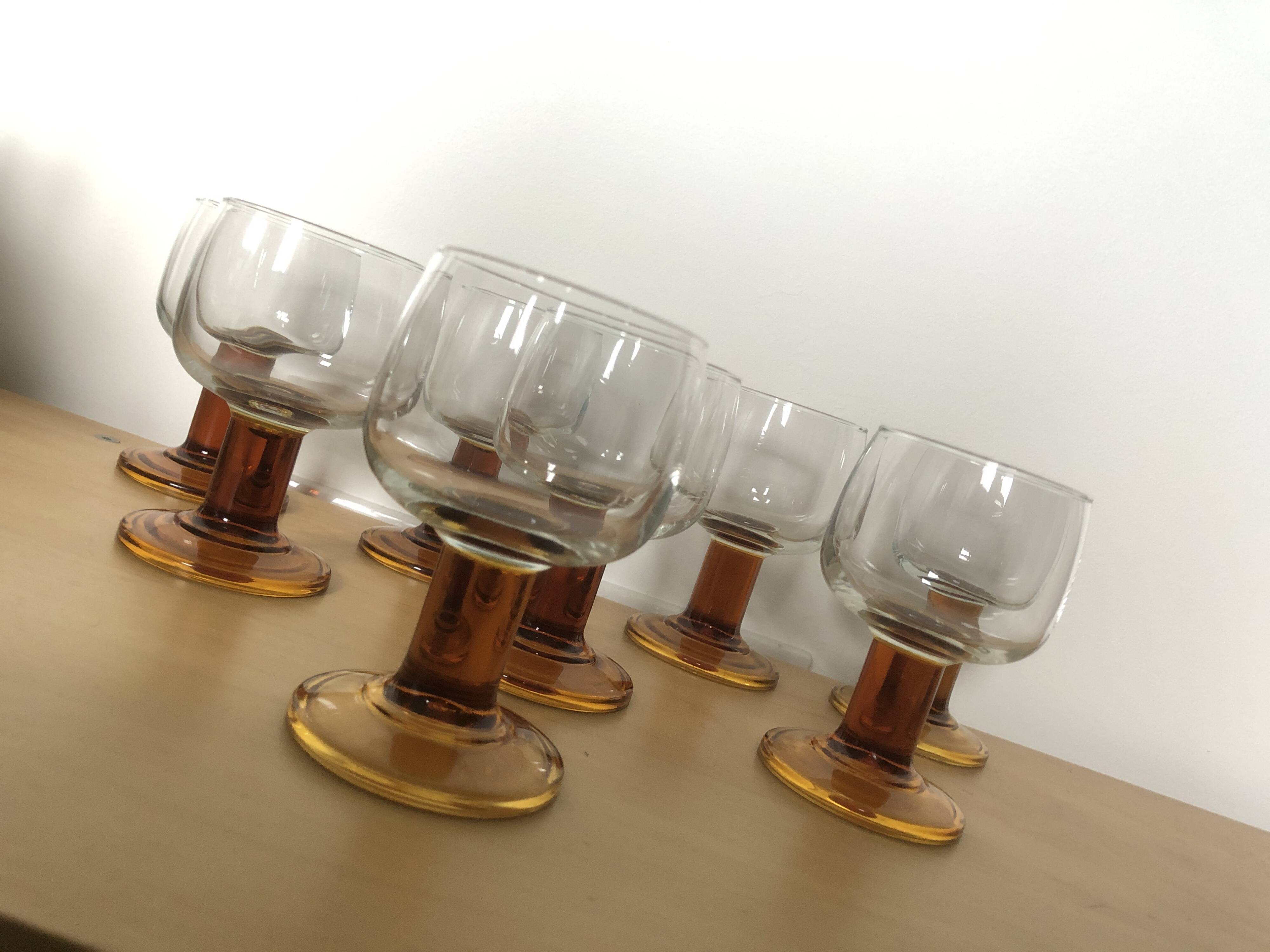 Lot 8 verres ambrés années 60