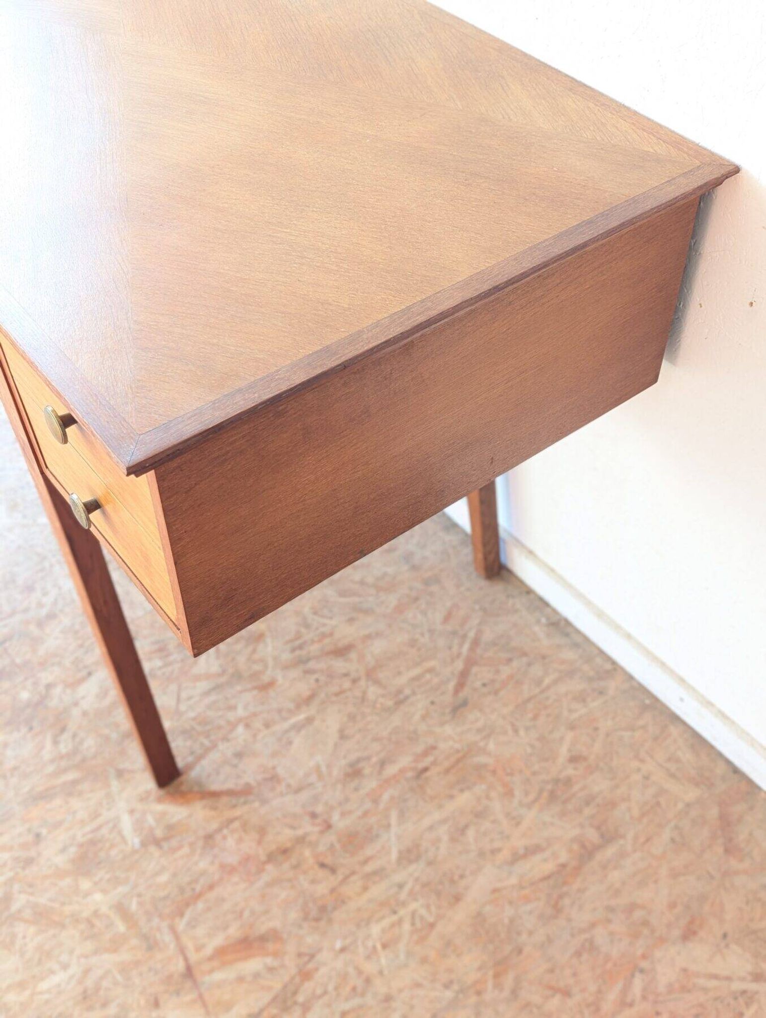 Bureau recto-verso chêne pieds compas des années 50