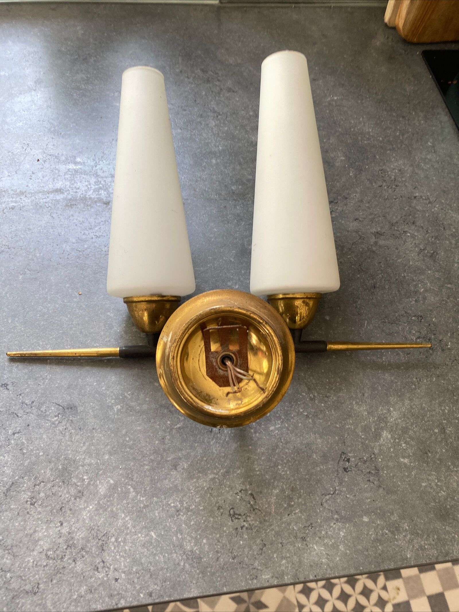 Brass and opaline wall lamp 1950/60