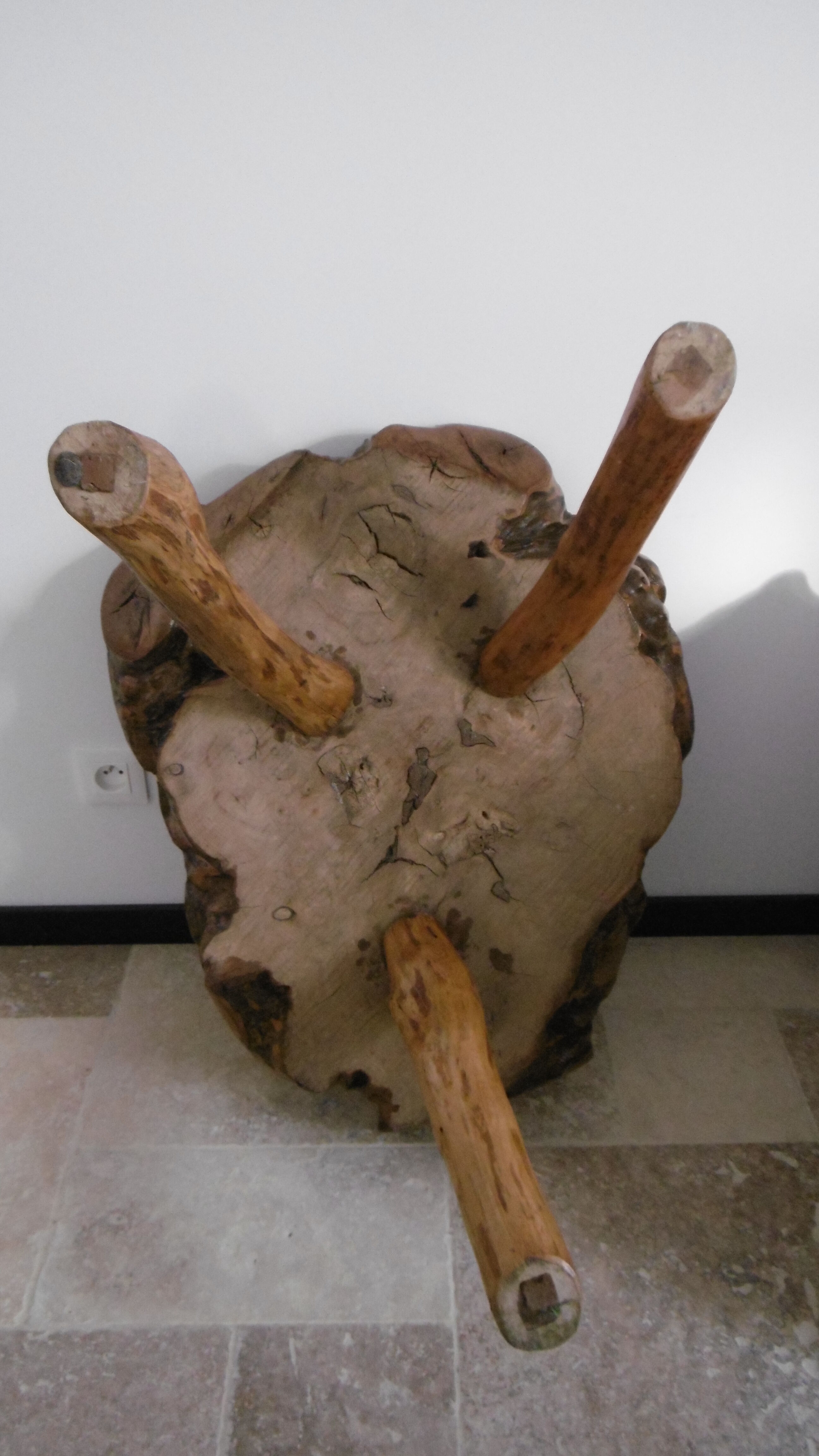 Coffee table in solid elm wood