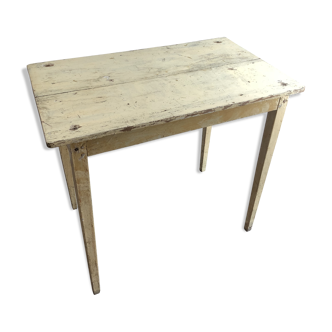 Patinee farm table