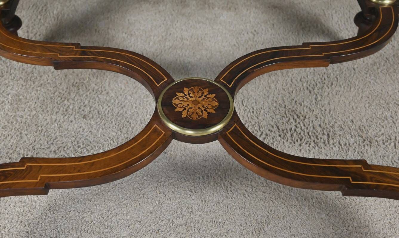 Middle table in rosewood veneer, Napoléon III period – 2nd half of the 19th century.
