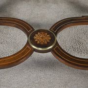 Middle table in rosewood veneer, Napoléon III period – 2nd half of the 19th century.