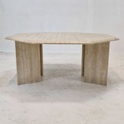 Table basse octogonale italienne en travertin, années 1980