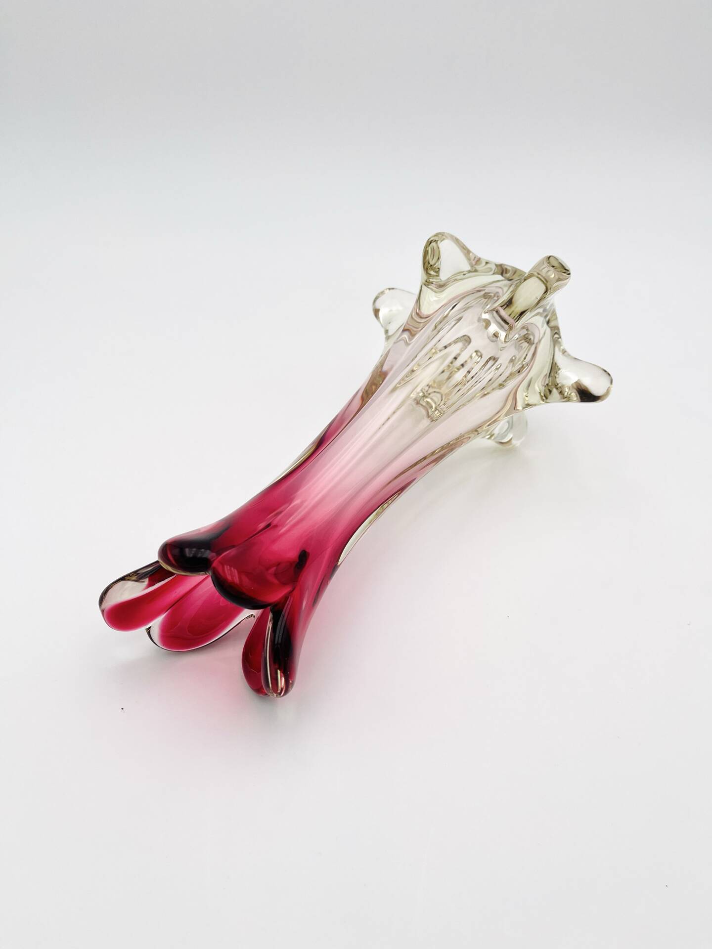 Murano Sommerso Vase Sculpture "Chambord" – Ruby Red & Champagne