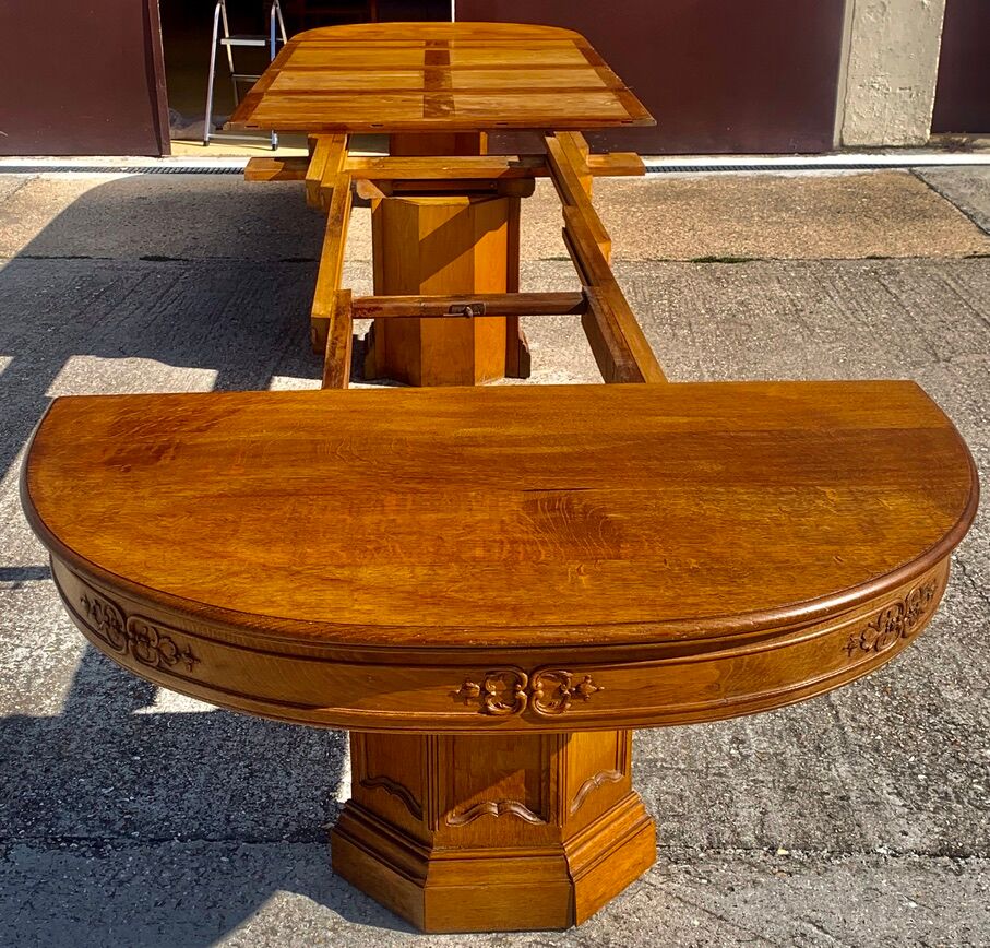 Art Deco table 1930 oval solid oak with extensions