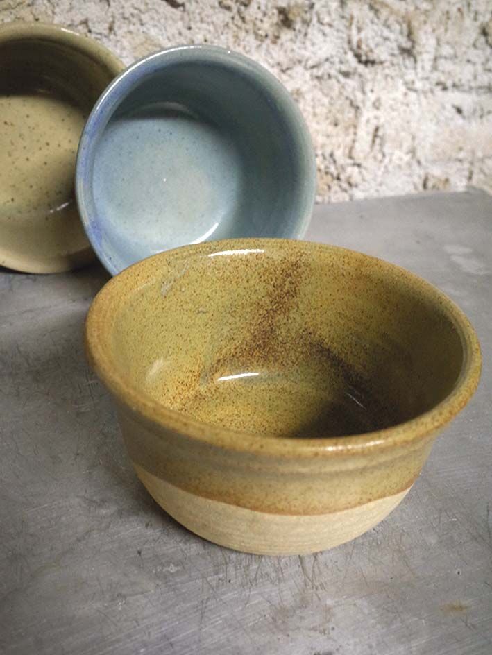 Set of 4 ramekins in semi-glazed sandstone, signed