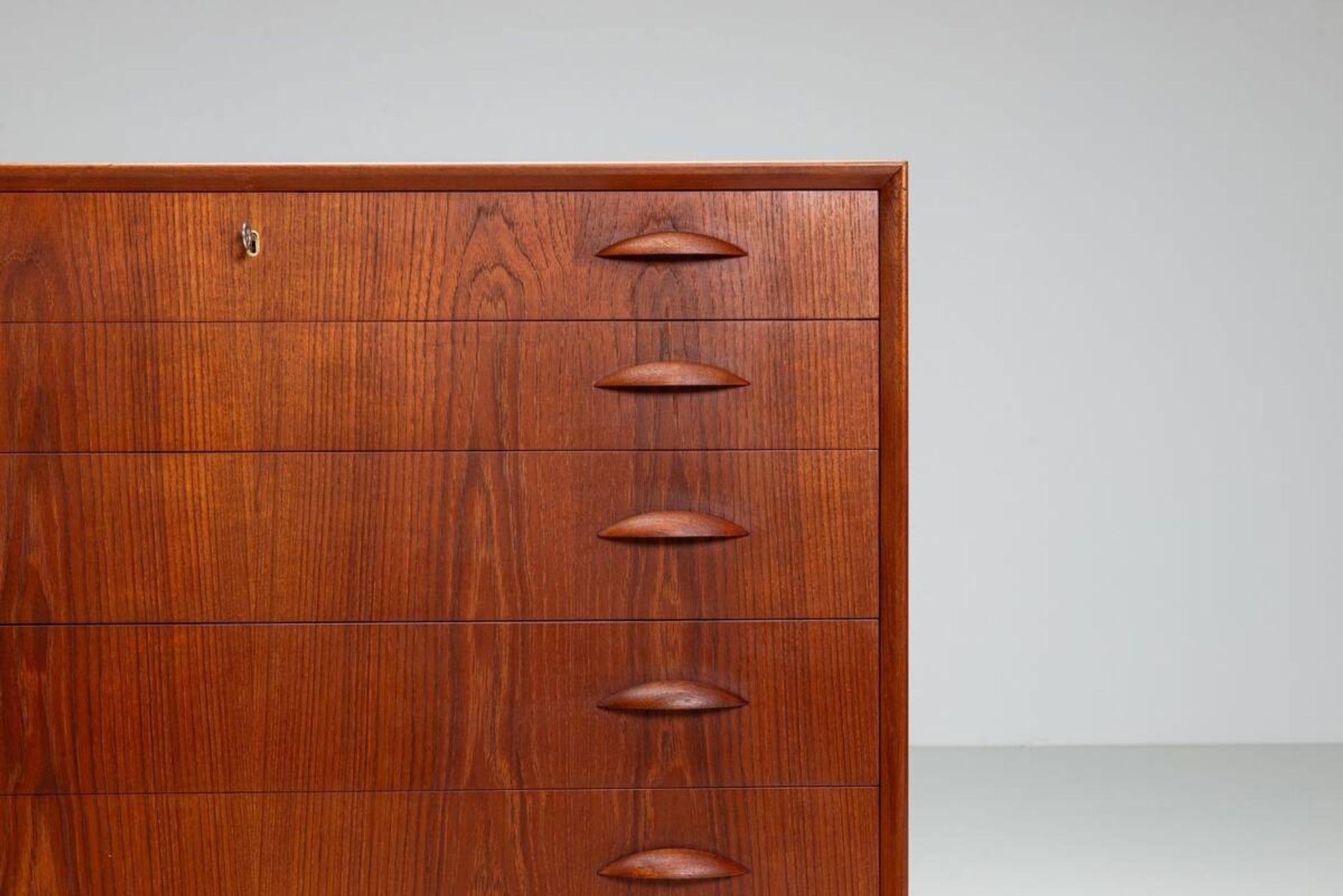 Commode Johannes Sorth en teck Nexo Mobelfabrik Danemark 1960