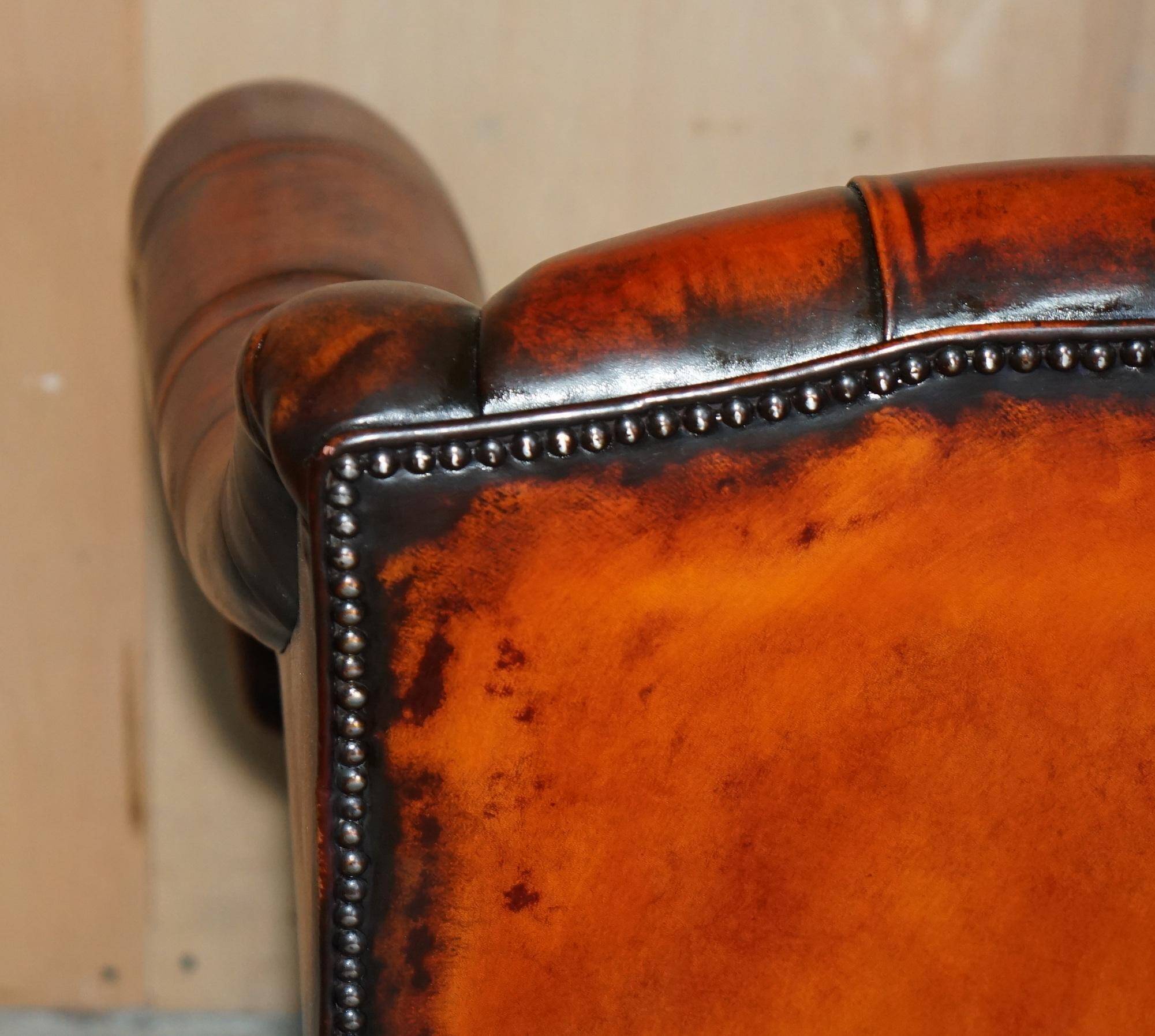 Chesterfield Club 3-seater canapé restored in Mid-Century Modern style leather