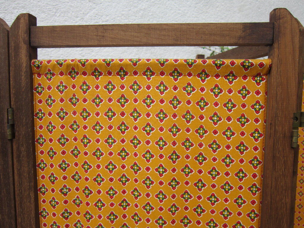 Screen 5 years 60 wood and fabric leaves