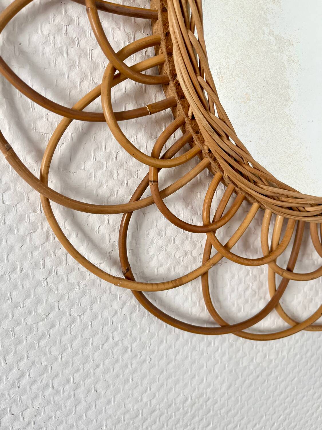 Vintage rattan flower mirror