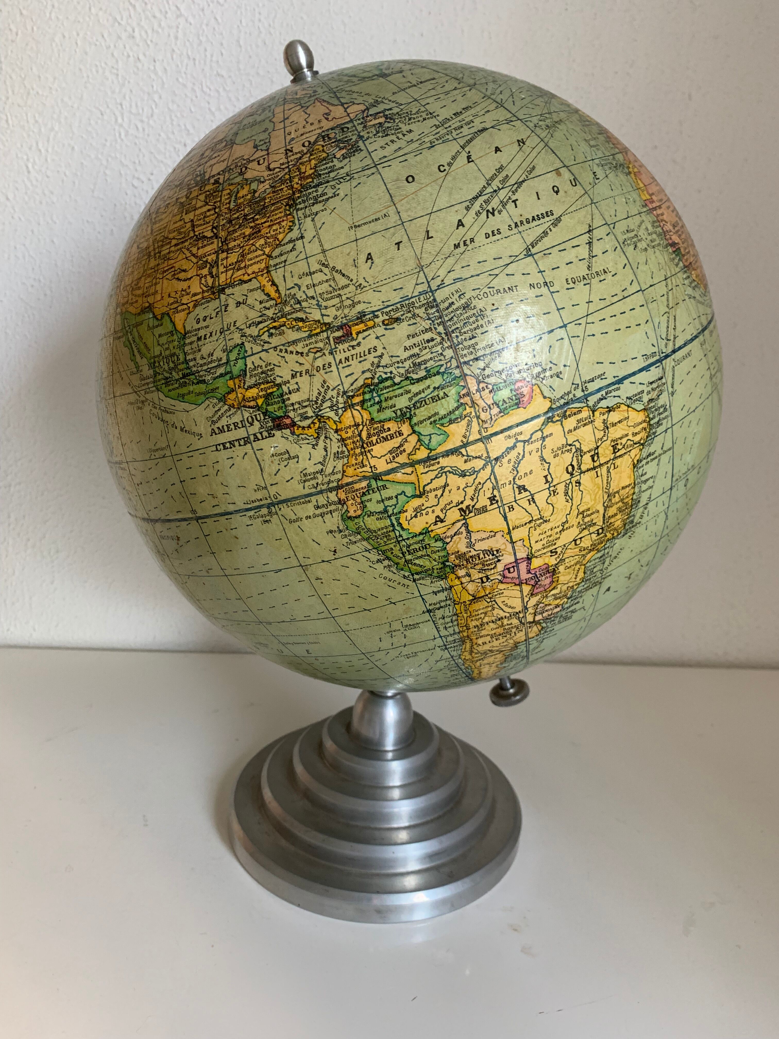 Vintage globe 1950 terrestrial Girard Barrère and Thomas - 44 cm