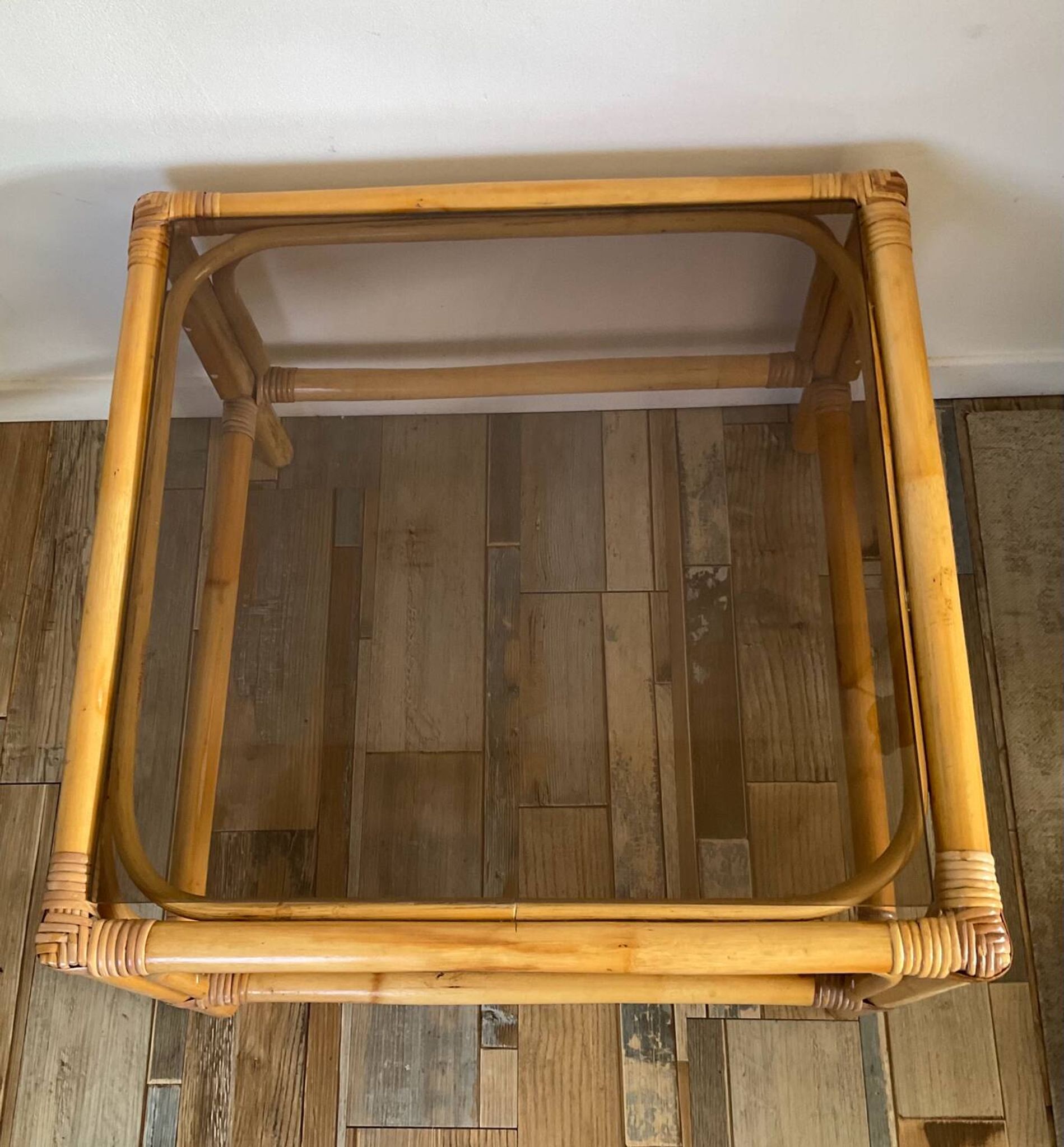 Tabb bo le basse vintage en rotin et verre fumé