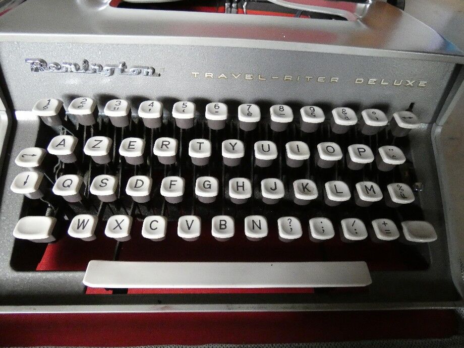 Remington brand typewriter travel riter deluxe