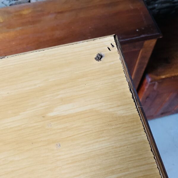 Étagère vintage rotin et verre