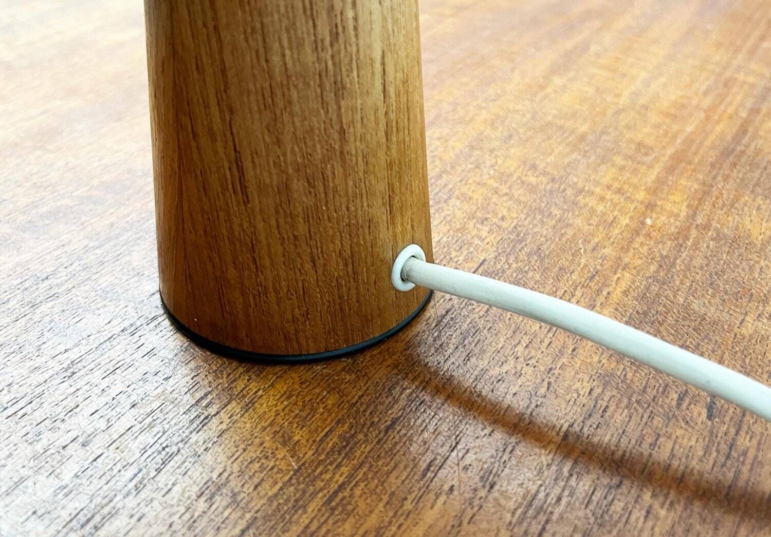 Lampe de table en teck minimaliste du milieu du siècle, années 1960