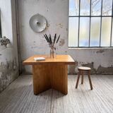 Table carrée moderniste en pin massif, années 50