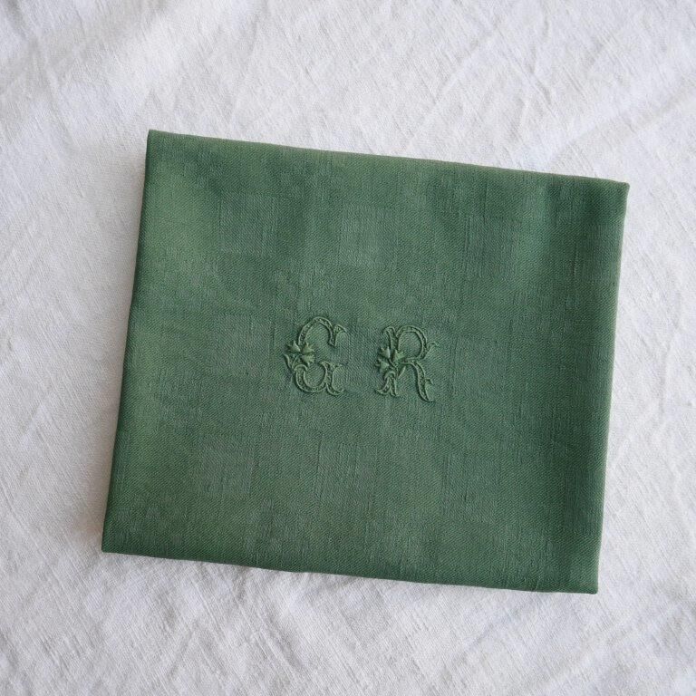 Set of 6 green towels, monogram GR