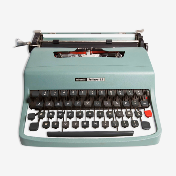 Olivetti Lettera 32 typewriter revised and new ribbon