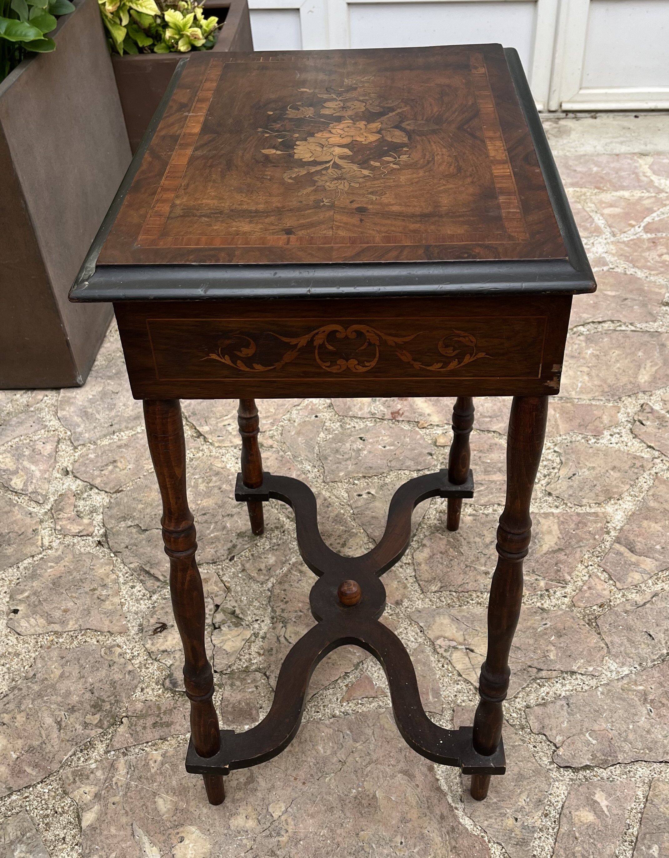 Couturière en bois