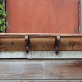 Old workshop coat hanger at 4 patères