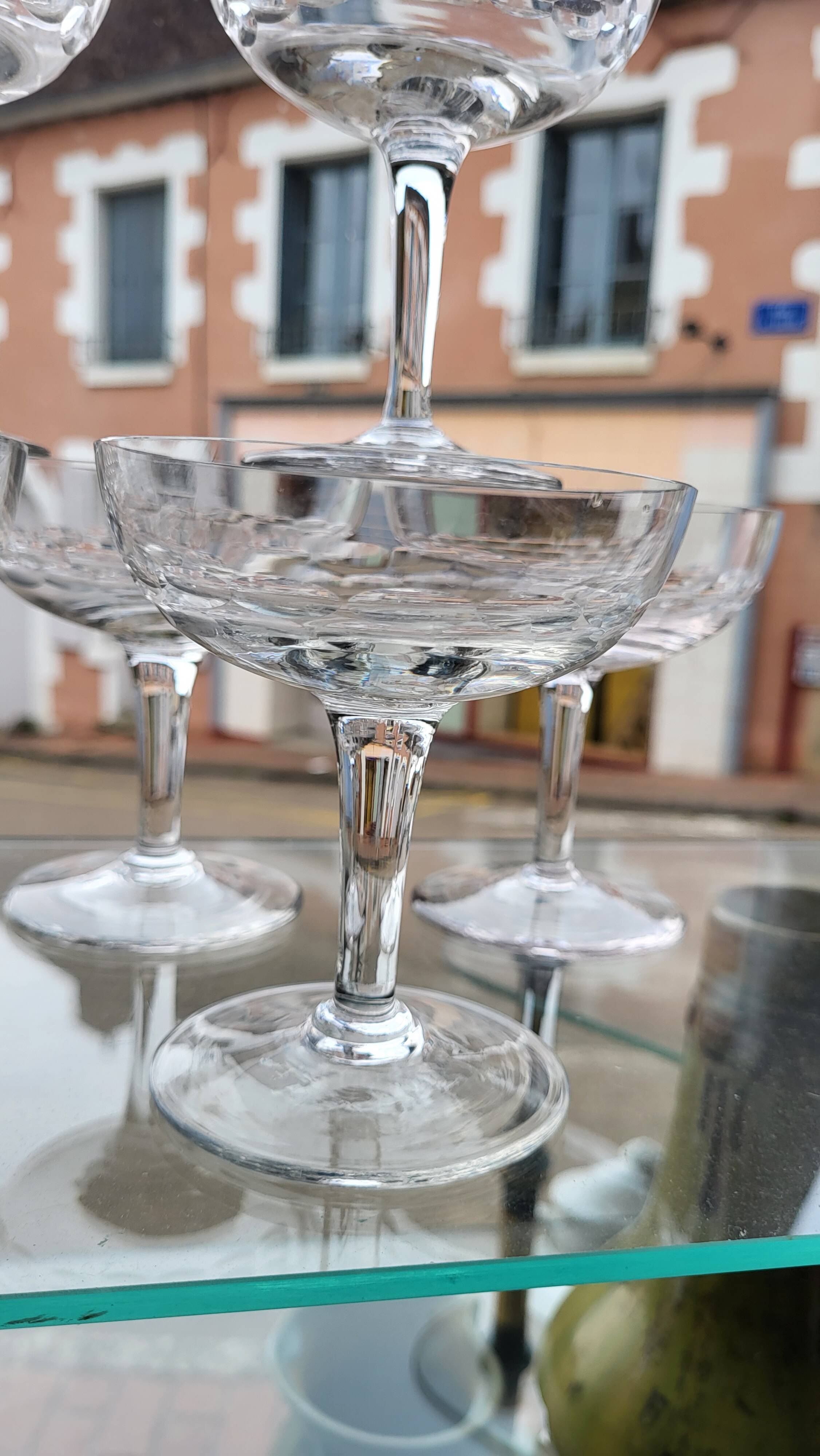 Set de 7 coupes à champagne en verre soufflé
