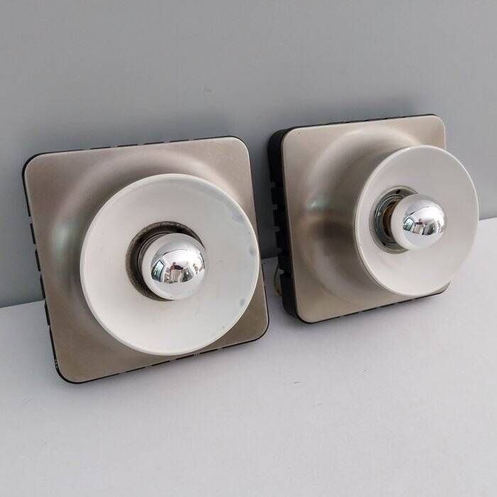 Pair of Italian wall lights from the 70s
