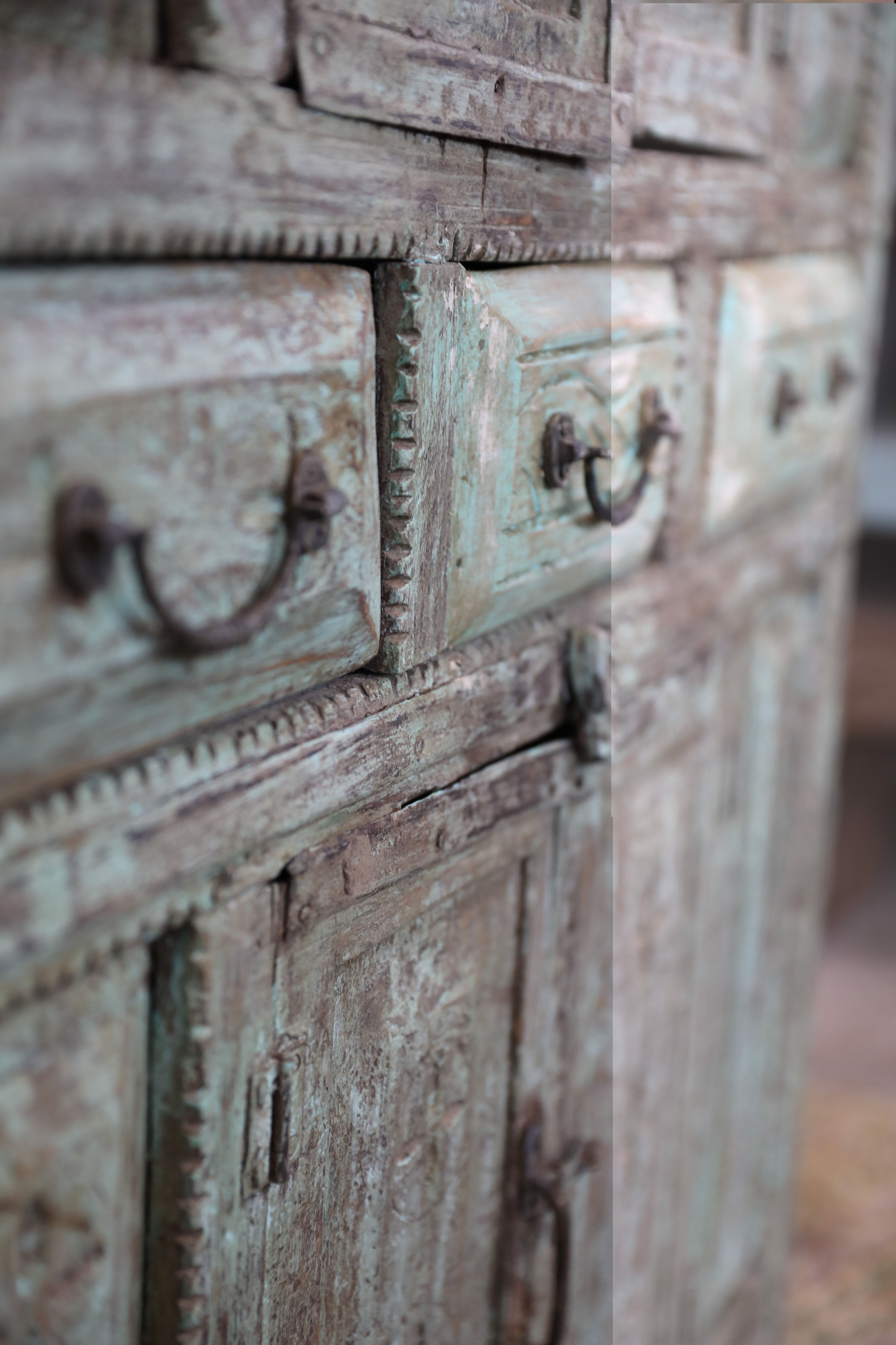 Indian mango buffet 4 doors and 3 drawers, unique piece