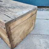 Trunk chest in raw wood