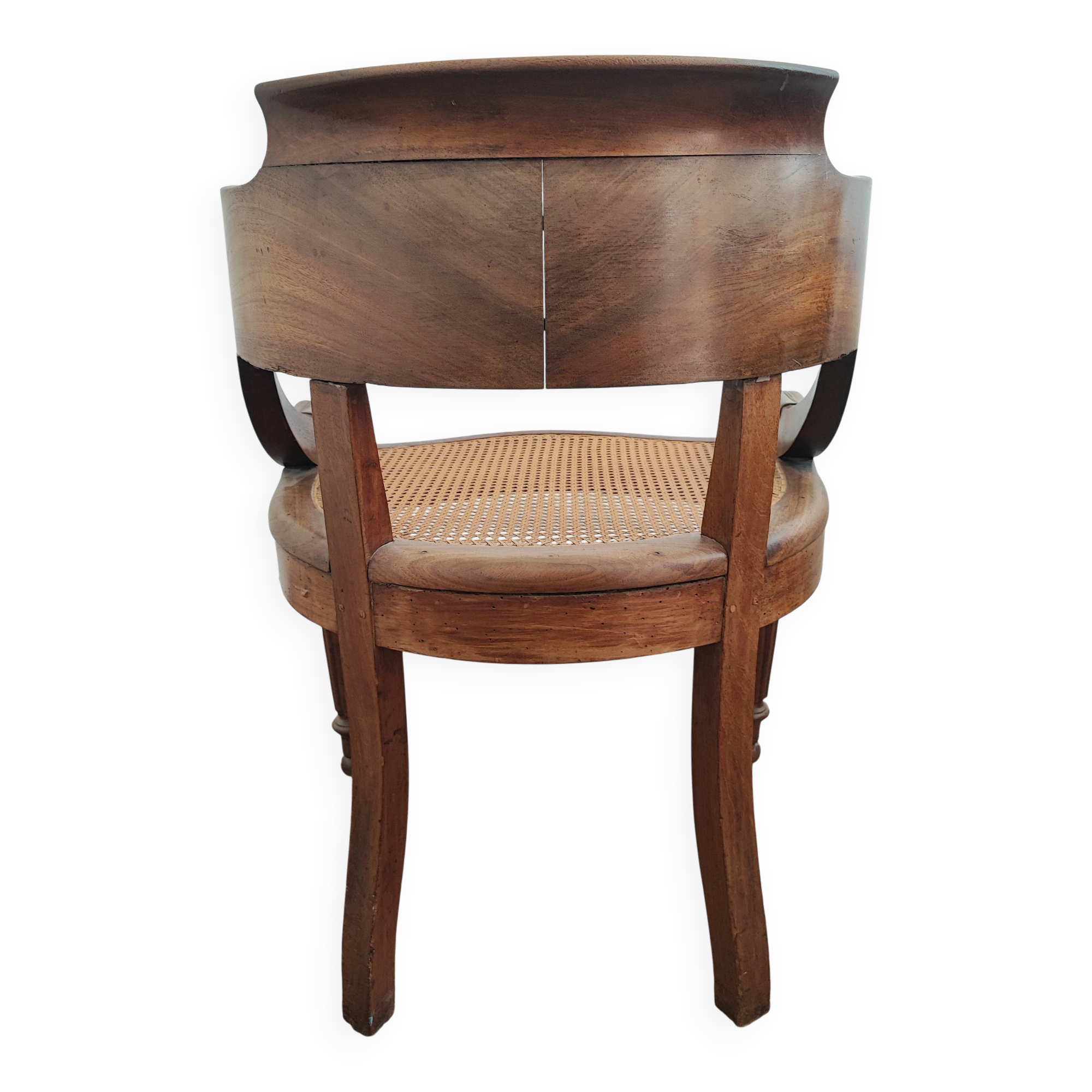 Fauteuil et Bureau en bois massif époque Louis Philippe.Vendu ensemble