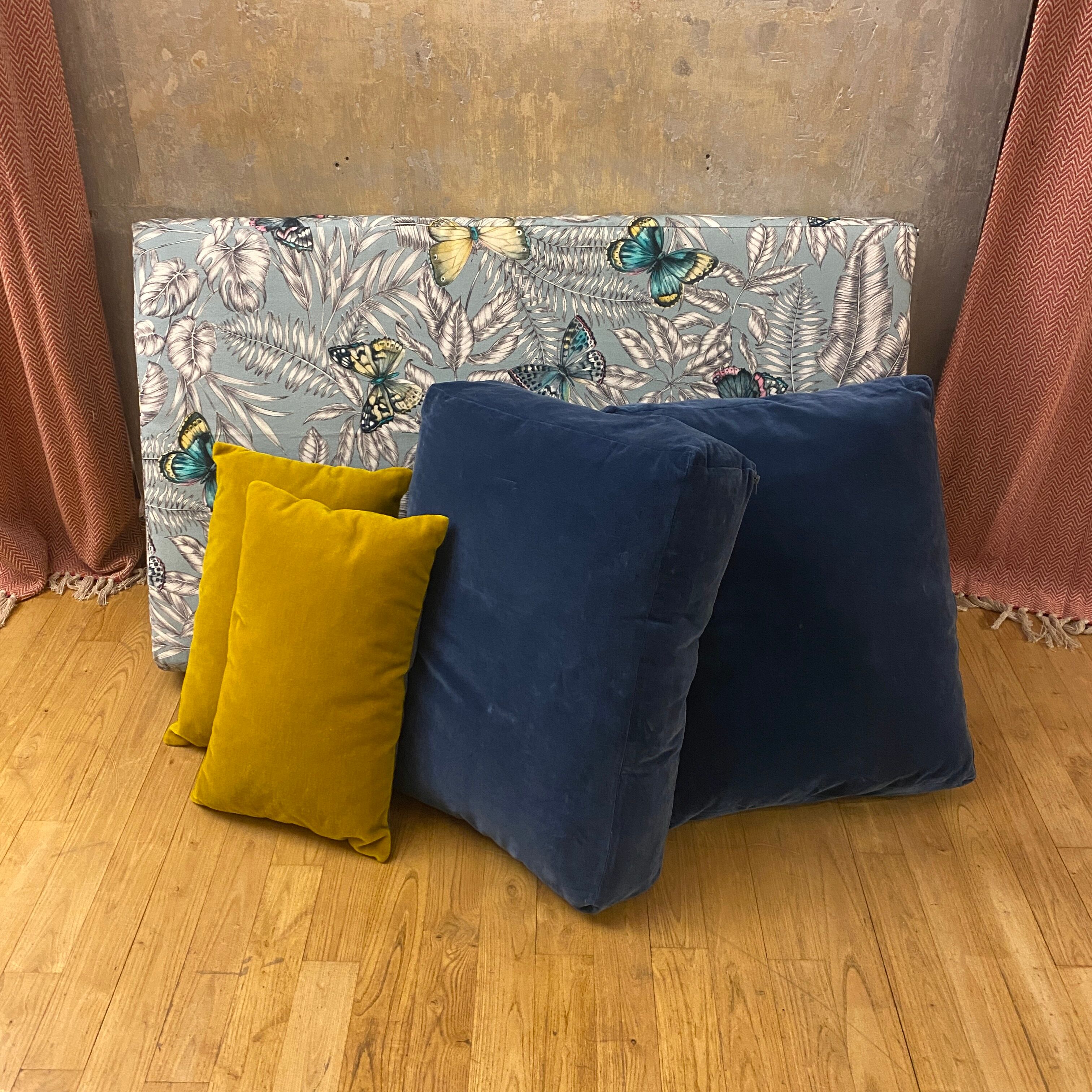 Swallow bench Thevenon Fabric - Completely redone Fabrics Upcycling