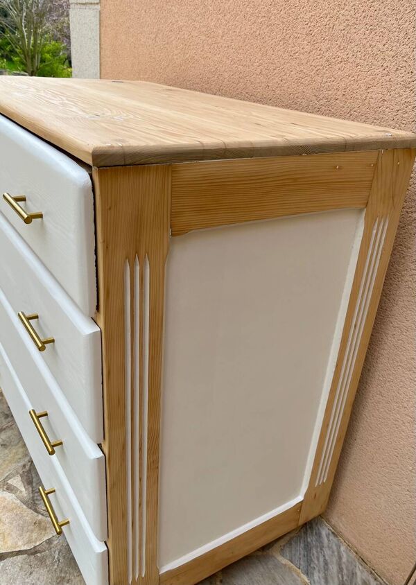 Commode XXL vintage en sapin massif relookée blanc et bois