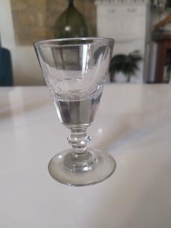 6 glasses of antique bistro