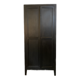 Armoire parisienne vintage noire