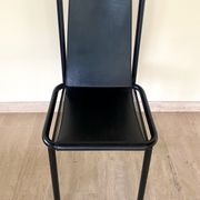 4 chaises design postmodernes en métal et cuir noires, 1980's